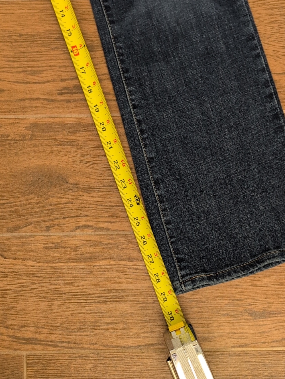 Levi's Classic Bootcut Jeans Size 6 - Picture 8 of 9